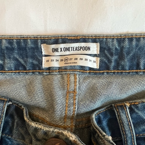 One teaspoon jeans, size 26 fit small so best for a 25 - Picture 4 of 4